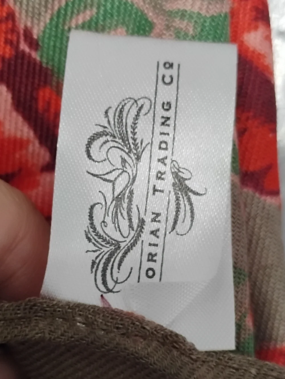 NWOT Victorian Trading Co Women's Blanket Scarf Floral Rose Print OS
